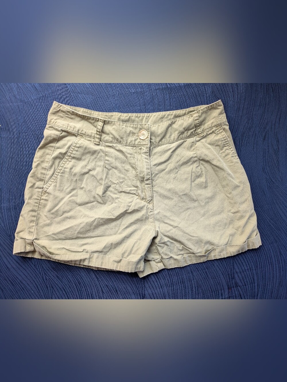 Forever 21 Light Khaki Roll-Cuff Women's Shorts